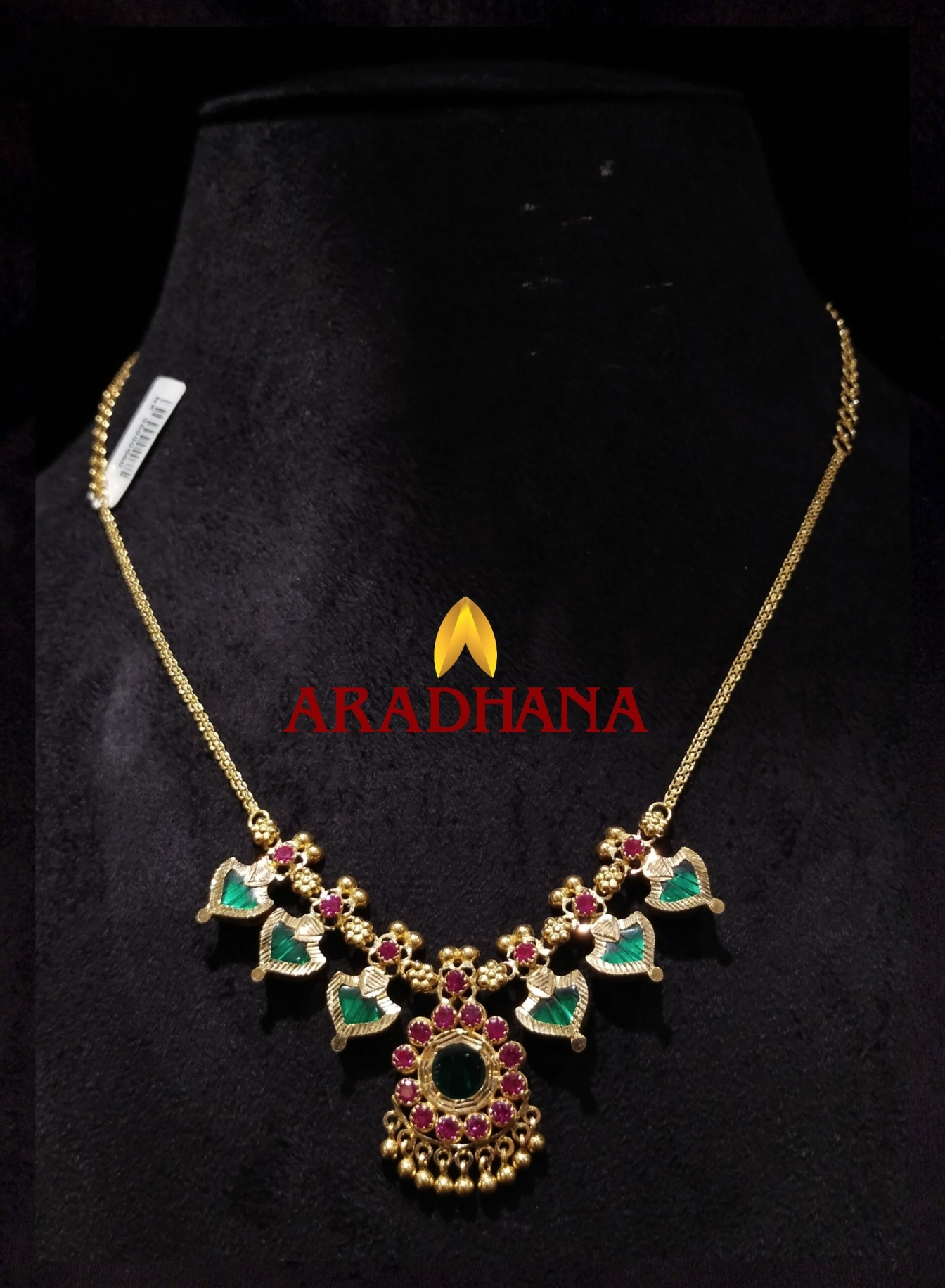NECKLACE – 0668