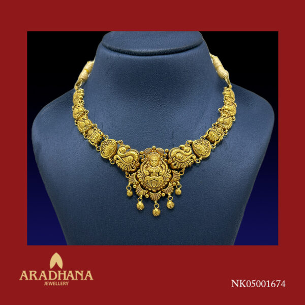 NECKLACE 1674
