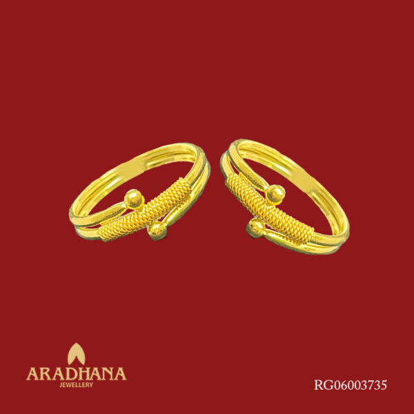 GOLD RING 3735