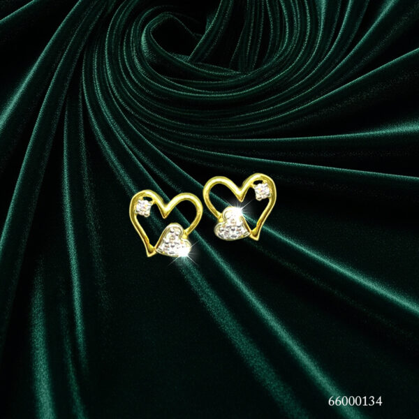DIAMOND EAR STUD 0134