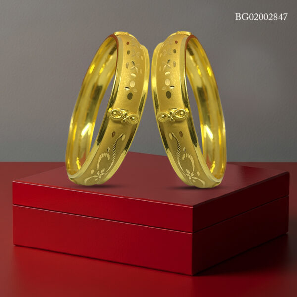 GOLD BANGLE 2847