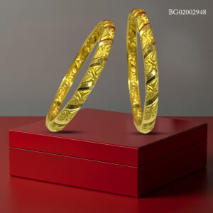 GOLD BANGLE 2948